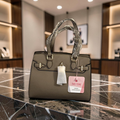 The Structured Everyday Handbag